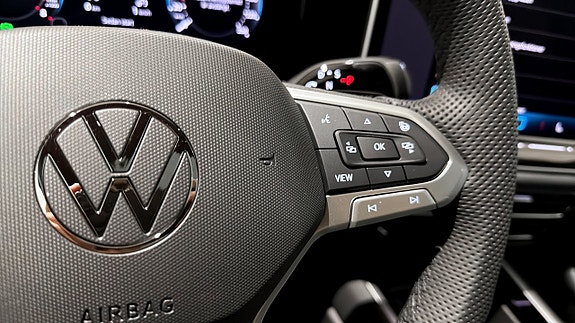 Volkswagen Passat 24 of 26