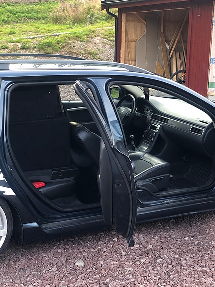 Volvo V70 5 of 6