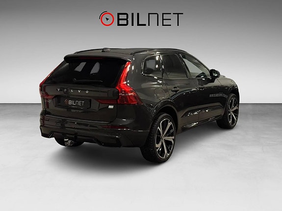 Volvo XC60 2 of 18