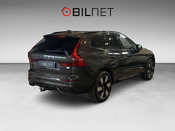 Volvo XC60 2 of 20