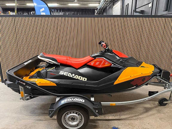 SEA-DOO SPARK TRIXX 3UP 2018 INK TRAILER OCH BRYGGA 4 of 6