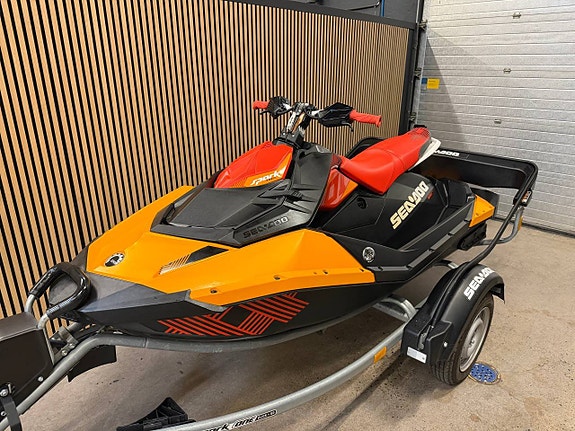 SEA-DOO SPARK TRIXX 3UP 2018 INK TRAILER OCH BRYGGA 3 of 6