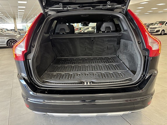 Volvo XC60 5 of 9