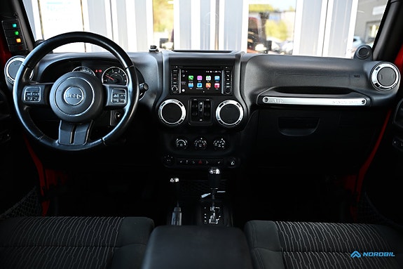 Jeep Wrangler Unlimited 15 of 26
