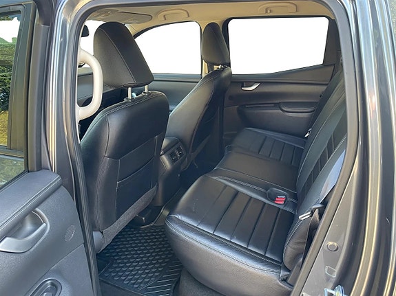 Mercedes-Benz X250 d 12 of 15