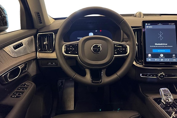 Volvo XC90 11 of 22