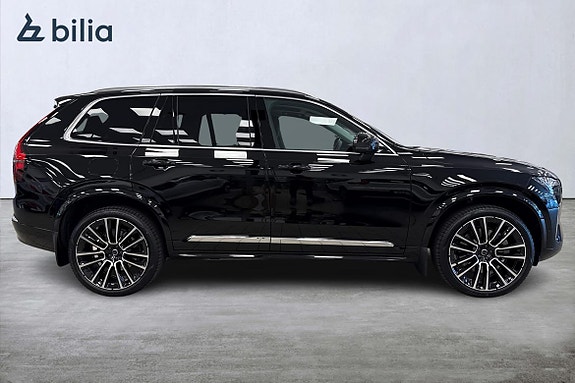Volvo XC90 18 of 22