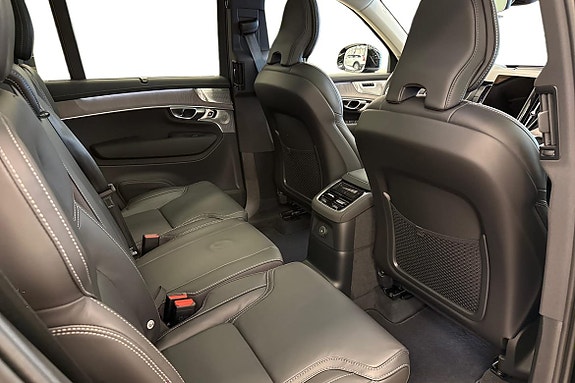 Volvo XC90 9 of 22