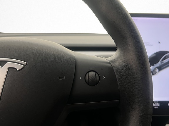 Tesla Model 3 23 of 28