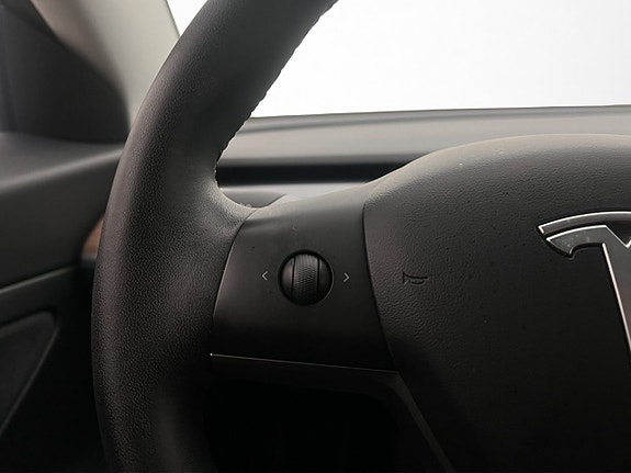 Tesla Model 3 24 of 28
