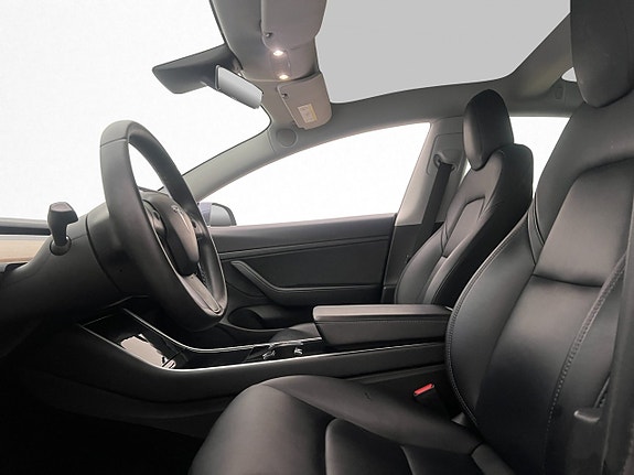 Tesla Model 3 13 of 28