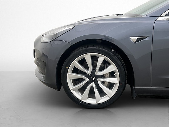 Tesla Model 3 25 of 28