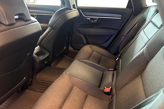 Volvo V90 Cross Country 13 of 23
