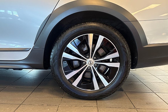 Volvo V90 Cross Country 17 of 23