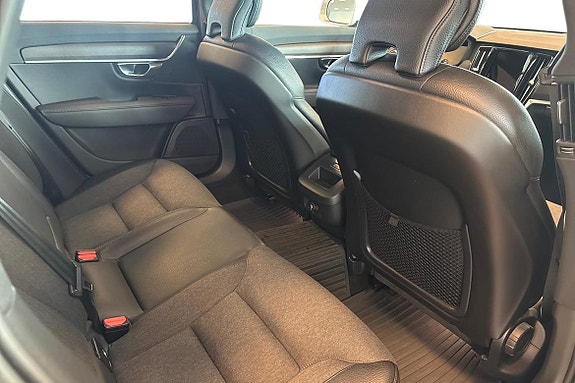 Volvo V90 Cross Country 9 of 23