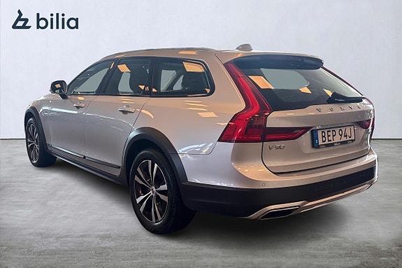 Volvo V90 Cross Country 2 of 23
