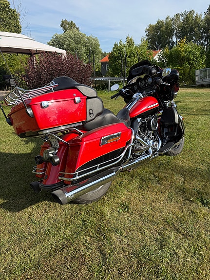 Harley-Davidson Electra Glide Ultra Limited 8 of 18