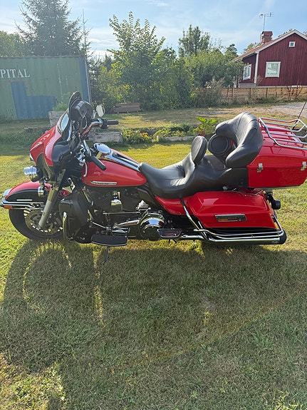 Harley-Davidson Electra Glide Ultra Limited 16 of 18