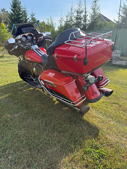 Harley-Davidson Electra Glide Ultra Limited 10 of 18