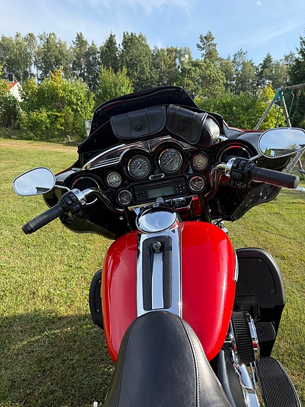 Harley-Davidson Electra Glide Ultra Limited 5 of 18
