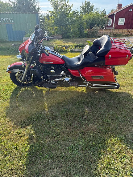 Harley-Davidson Electra Glide Ultra Limited 12 of 18