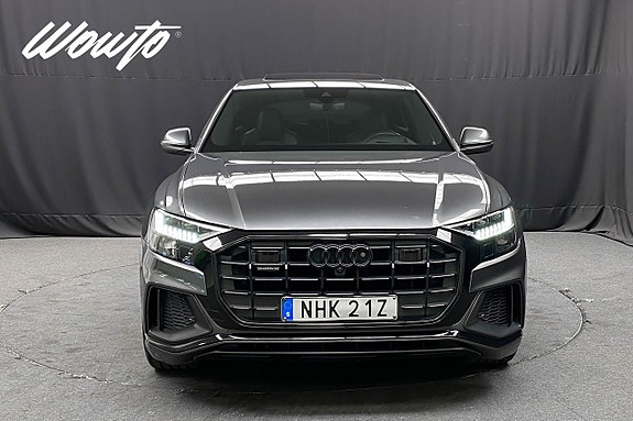 Audi Q8 2 of 26