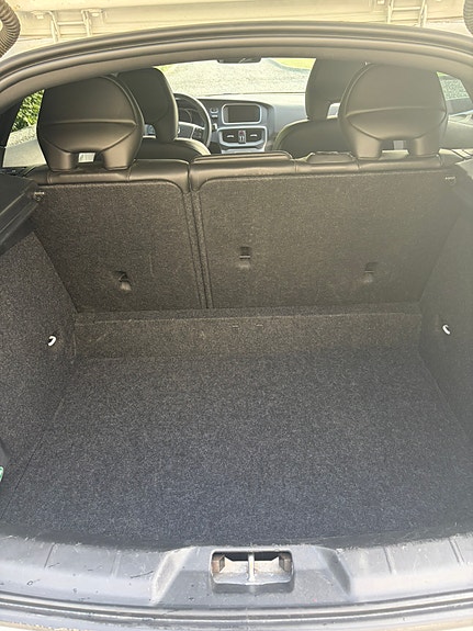 Volvo V40 Cross Country 11 of 13