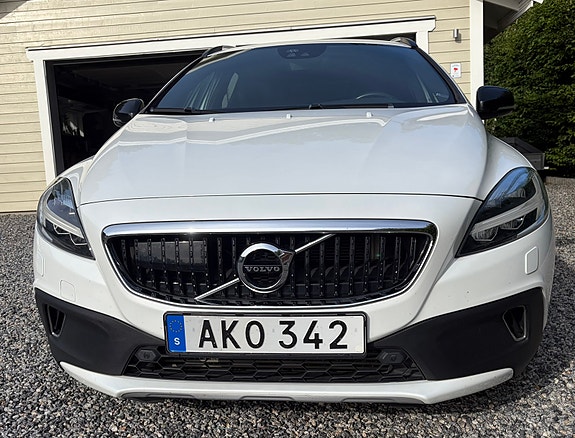 Volvo V40 Cross Country 6 of 13