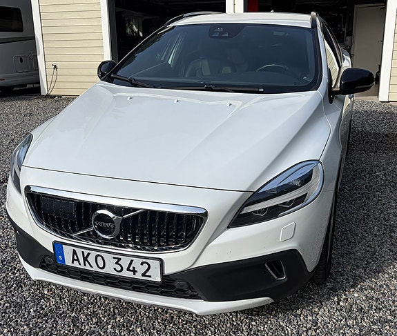 Volvo V40 Cross Country 5 of 13