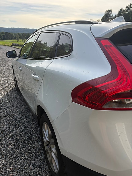 Volvo V40 Cross Country 4 of 13