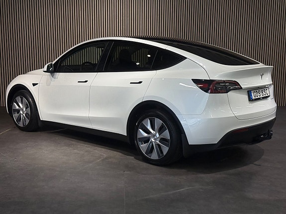 Tesla Model Y 6 of 26