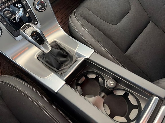 Volvo V60 13 of 15