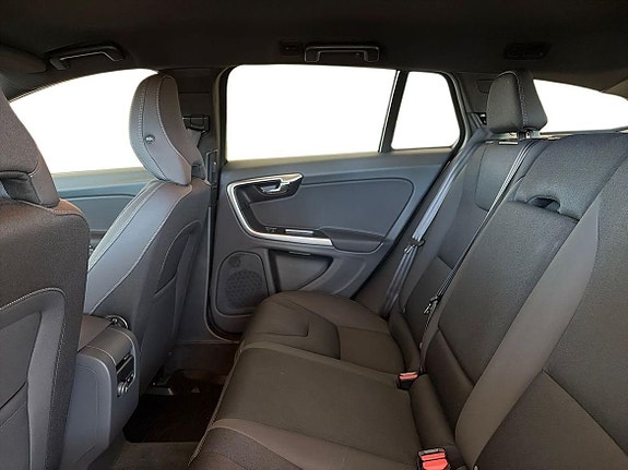 Volvo V60 11 of 15