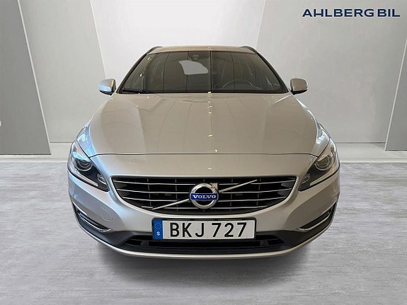 Volvo V60 4 of 15
