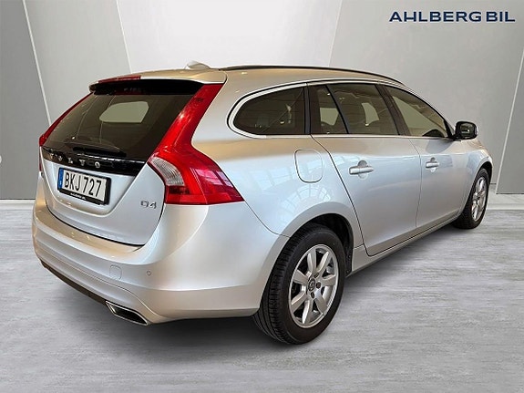 Volvo V60 5 of 15