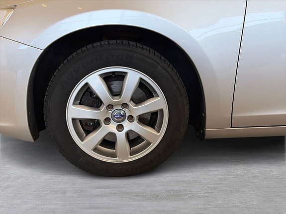 Volvo V60 8 of 15