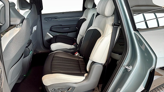 Kia EV9 5 of 9