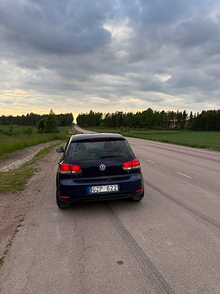 Volkswagen Golf VI 2 of 9
