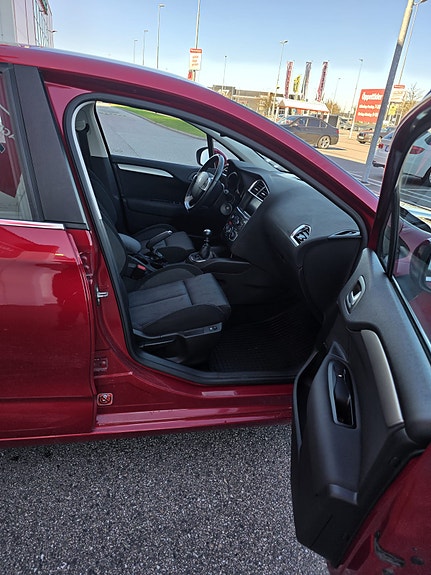 Citroen C4 2 of 9