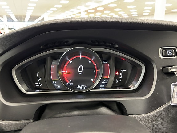 Volvo V40 9 of 10