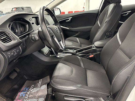 Volvo V40 8 of 10