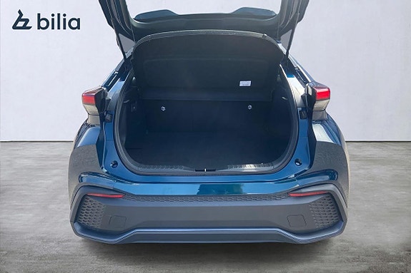 Toyota C-HR 12 of 21