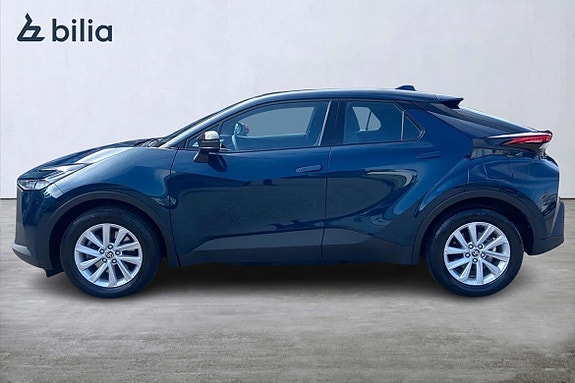Toyota C-HR 3 of 21