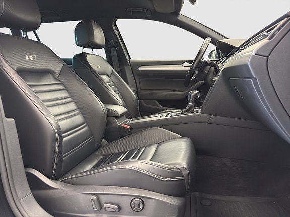 Volkswagen Passat 18 of 25