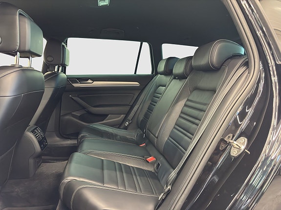 Volkswagen Passat 11 of 25