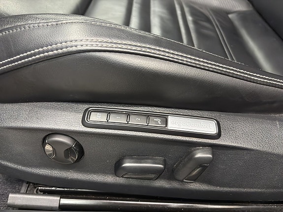 Volkswagen Passat 23 of 25