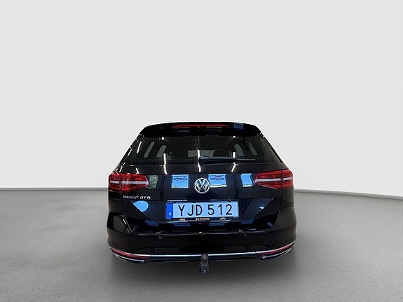 Volkswagen Passat 4 of 25