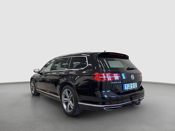 Volkswagen Passat 6 of 25