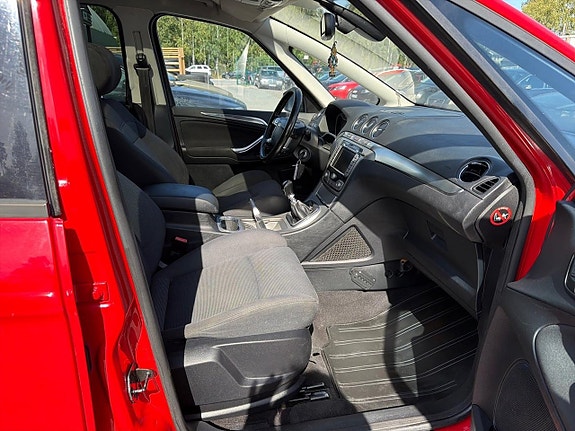 Ford S-MAX 17 of 24