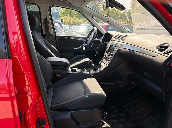 Ford S-MAX 15 of 24